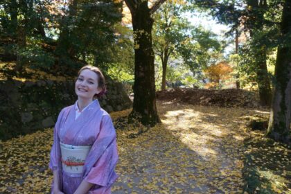 Panevėžietė Martyna Furutani vieną kartą ryžosi ir įgyvendino seną svajonę aplankyti Japoniją. Kai atėjo laikas ruoštis namo, sulaukė pasiūlymo tekėti. Dabar Martyna su japonu Hitomiu gyvenimą kuria legendomis apipintame, naktį atgyjančiame Tokijuje.