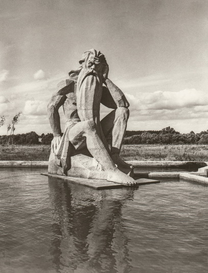 1979 metais prie Panevėžio miesto nuotekų valymo įrenginių Papušių kaime pastatyta „Nevėžio“ skulptūra. PANEVĖŽIO KRAŠTOTYROS MUZIEJAUS RINKINIŲ nuotr.