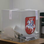 Lietuvoje sekmadienį vyksta antrasis Seimo rinkimų turas, jame į parlamentą bus išrinkti 68 atstovai.