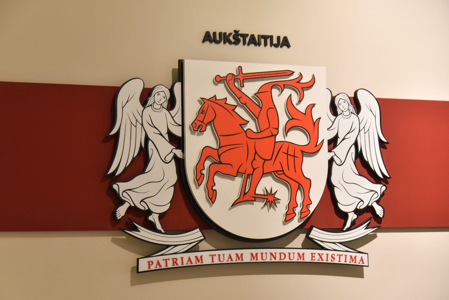 Atnaujintas Panevėžio kraštotyros muziejus jau po savaitės atvers durs lankytojams. Kaip juokauja jo direktorius Arūnas Astramskas, muziejų aplankyti reikia tris kartus: pirmąsyk dar mokykloje su klase, antrą – su savo vaikais, o trečią – jau su anūkais.