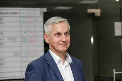 Panevėžio politikos arenoje – graudūs anekdotai. Tokį miesto Tarybos posėdyje suskėlė buvęs seimūnas, šiuo metu Tarybos opozicijoje esantis Povilas Urbšys.