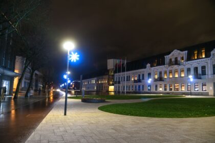 Ekstremaliųjų situacijų komisijos posėdyje vakar priimtas sprendimas apriboti gyventojų judėjimą Laisvės a. šventinėmis dienomis - gruodžio 25-26 d. bei gruodžio 31-sausio 1 d.