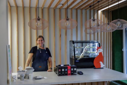 Per karantiną, kai visos maitinimo įmonės priverstos apriboti paslaugas, Panevėžyje gyvenantys, Velžio seniūnijoje ūkininkaujantys Jūratė ir Simonas Barzdos ryžosi šiuo laikmečiu netipiškam sprendimui.