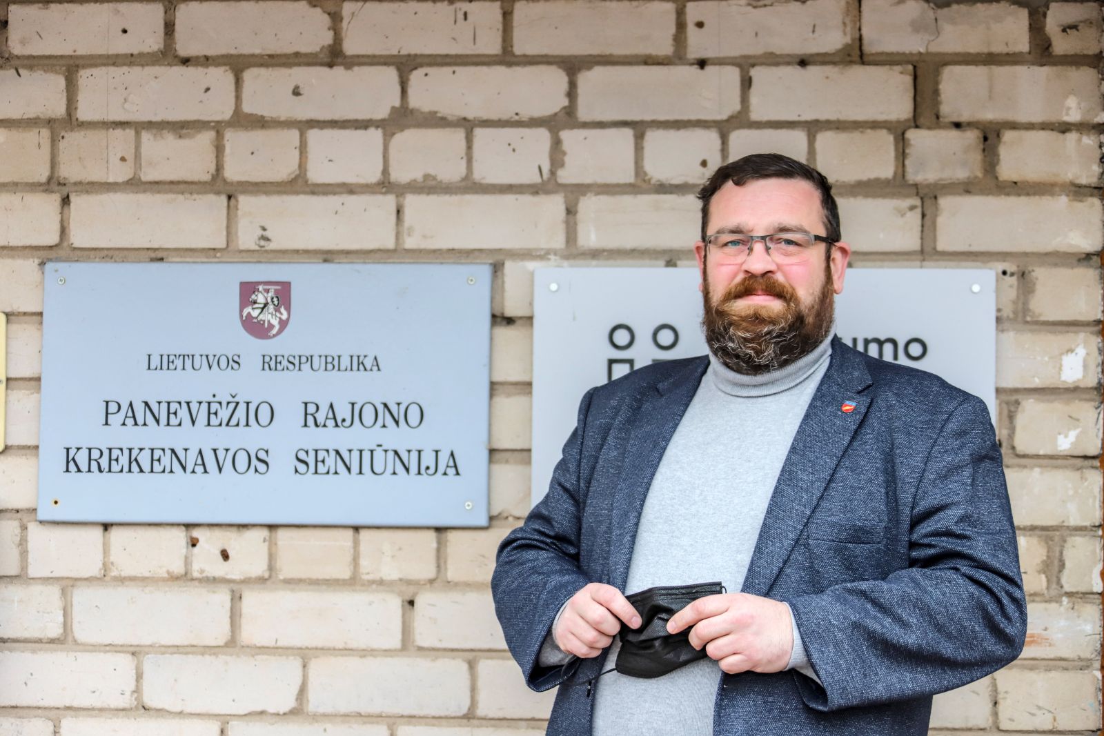 Pasak V. Kaušakio, ir sprogimo nuniokoto buto savininkė, ir aukštu žemiau gyvenanti be šildymo likusi šeima atsisakė apgyvendinimo paslaugų. Joms bandoma suteikti kitokią pagalbą. I. Stulgaitės-Kriukienės nuotr.