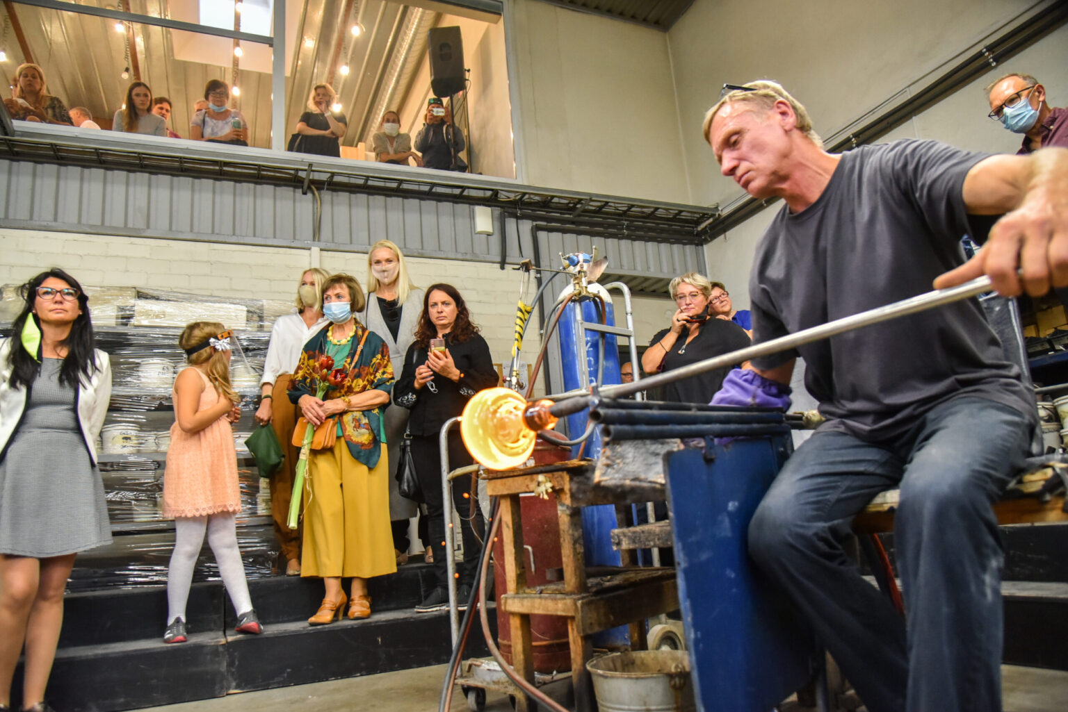 Ar šiais laikais galima sutikti žmonių, kuriems kultūra, menas liktų paskutinėje vietoje arba iš viso jų gyvenime neegzistuotų? Tokių, kurie puikiausiai išsiverstų ir be jų, tenkindamiesi sočiu kąsniu, minkštu guoliu, materialinių gėrybių aruodu?