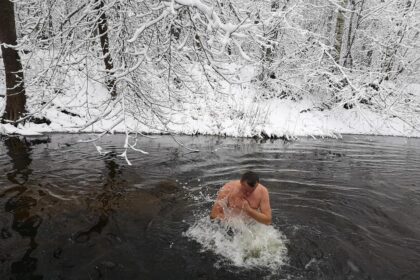 Net ir spaudžiant šalčiui ne visiems norisi užsidaryti šiltuose namuose.