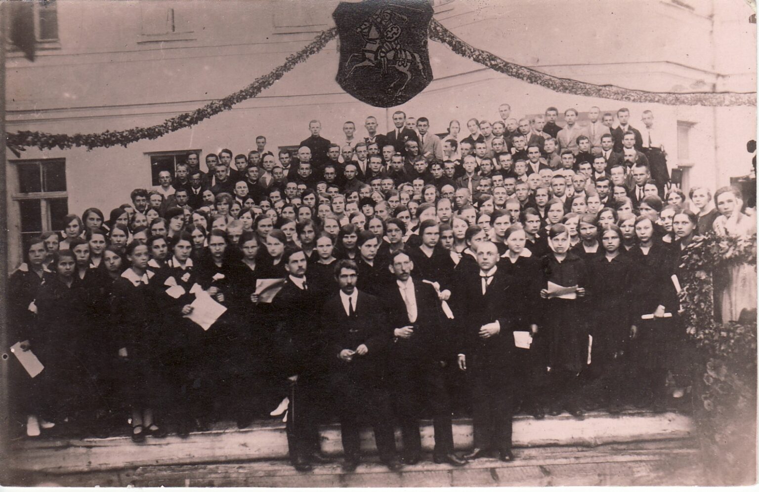 Lietuvai šįmet minint iš Panevėžio rajono kilusio iškilaus skulptoriaus Juozo Zikaro 140-ąsias gimimo metines, artėja ir jo amžininko, kraštiečio ir kolegos, dar vieno šio krašto šviesuolio apvali sukaktis.