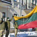 Nors pandemija ir karantinas suvaržė galimybę susirinkti į masinius renginius, Vasario 16-ąją Panevėžys švenčia kitaip, bet taip pat iškilmingai ir įdomiai.