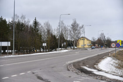 Verslo plėtra, sukurianti naujų darbo vietų, dažniausiai sutinkama sveikinimais. Tačiau kai verslas kuriamas gyvenamųjų namų kaimynystėje, euforiją neretai keičia nepasitenkinimas.