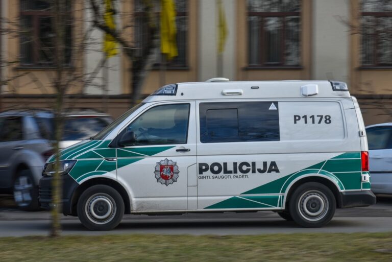 Savaitgalį pradėjo švęsti namie, o blaivytis teks areštinėje.