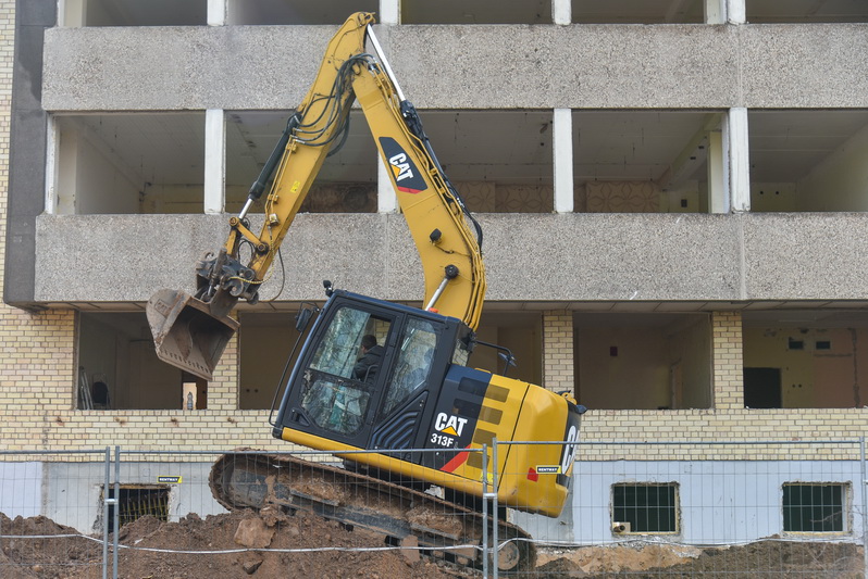 Nors naujojo komisariato pastato statybas planuota pradėti dar pernai spalį, iki šiol dar neįkasta nė simbolinė kapsulė. P. ŽIDONIO nuotr.
