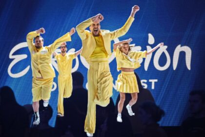 Nyderlandų vyriausybė patvirtino, kad „Eurovizijos“ dainų konkurse Roterdame, laikantis apsaugos priemonių, galės dalyvauti ribotas žiūrovų skaičius, skelbiama oficialioje „Eurovizijos“ svetainėje.