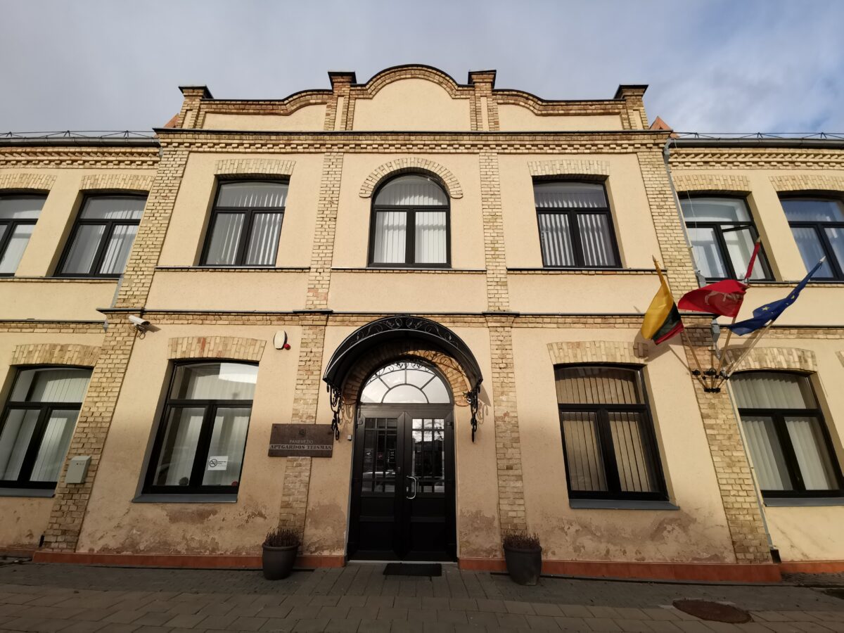 Panevėžio apygardos teismas grąžina Romo Zamolskio baudžiamąją bylą prokurorams. Teismas nusprendė, kad bylos negalima pradėti nagrinėti neišsprendus keleto svarbių klausimų.