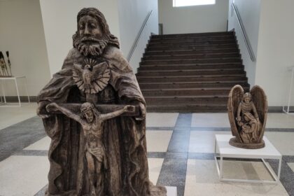 Nuo gegužės 7 dienos Panevėžio miesto dailės galerijoje lankytojų laukia Aukštaitijos regiono tautodailės paroda. Po dvejų metų pertraukos į atnaujintą galeriją sugrįžusi Lietuvos tautodailininkų sąjungos (LTS) Panevėžio regiono meistrų metinė paroda šiemet skiriama sąjungos gyvavimo 55-mečiui.