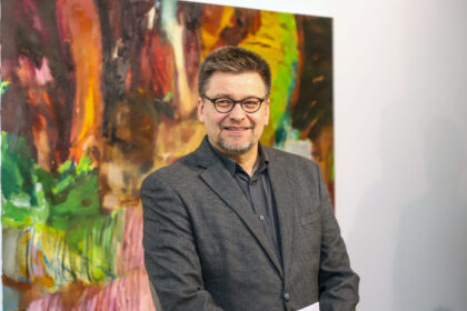 „Aš esu Ramūnas Grikevičius“, – lakoniškai prisistato panevėžietis tapytojas, Lietuvos dailininkų sąjungos narys, mokytojas.