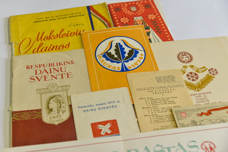 Didžiąją dalį Mykolo Karkos archyvo Kraštotyros muziejuje sudaro dokumentai, atspindintys didžiąją muziko aistrą – dainų šventes. P. ŽIDONIO nuotr.