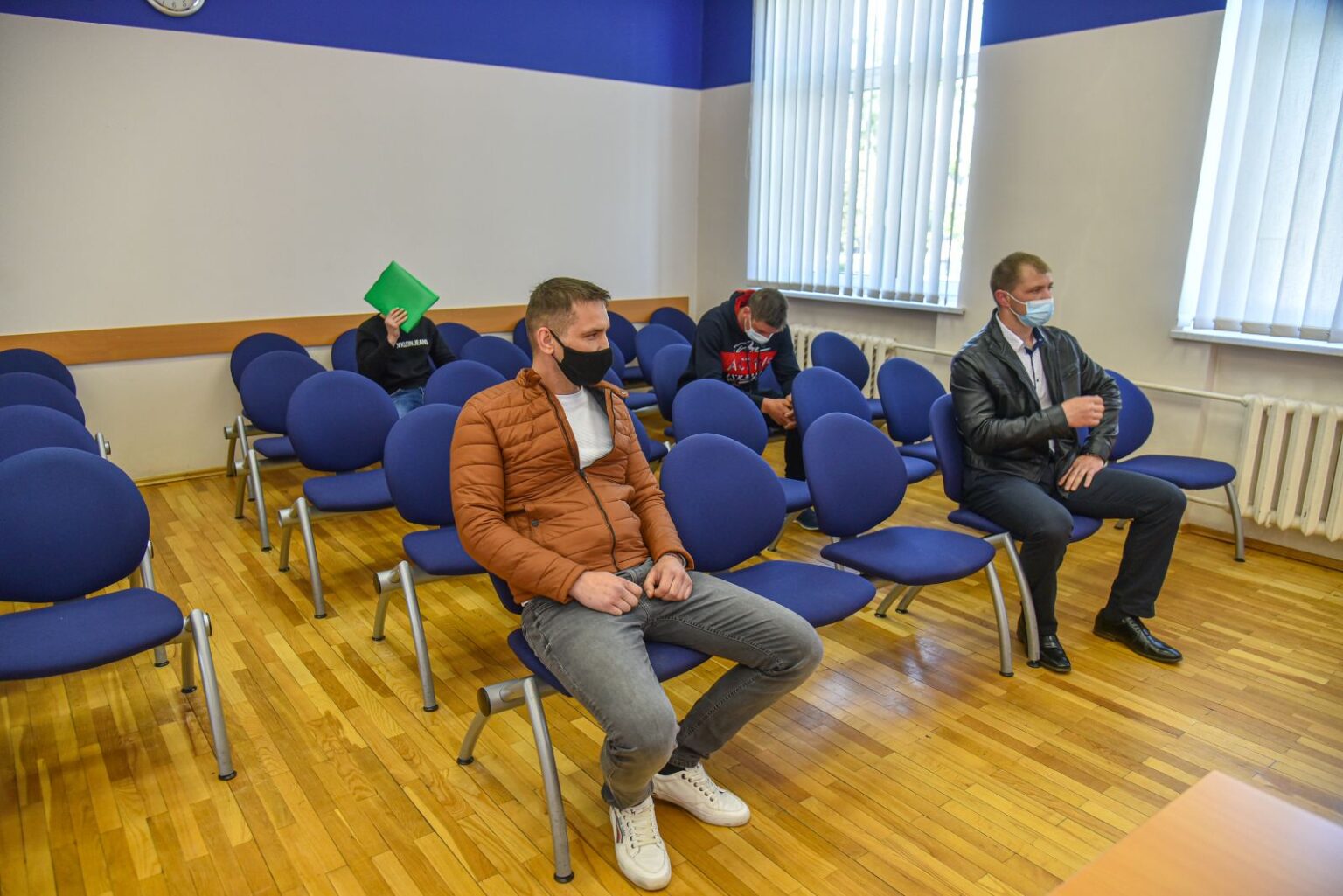 Kanapėmis užžėlė keliai į buvusias pareigas policijoje bei visišką laisvę buvusiam Panevėžio kriminalistui Vaidui Oftui. Panevėžio apygardos teismas jį su dar trimis bendrininkais pripažino kaltais auginus didelį kiekį kanapių ir skyrė šiai kompanijai atitinkamas bausmes.