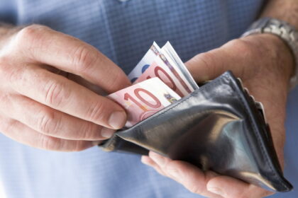 Lietuvių atlyginimai pastaruosius metus augo beveik dešimtadaliu – tokiu šuoliu šalis išsiskiria visoje Europoje.