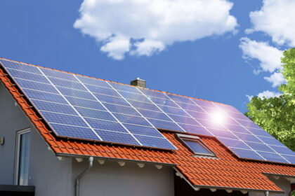 Valstybei subsidijomis skatinant saulės elektrinių plėtrą, tokią įsirengti namų ūkio reikmėms suplanavęs panevėžietis verslininkas liko nemaloniai nustebintas ir netgi įsižeidęs.