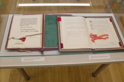 Lietuvos archyvai dokumentais papildomi įvairiais keliais, tačiau kartais tie būna tokie neįtikėtini, jog prilygsta stebuklui.