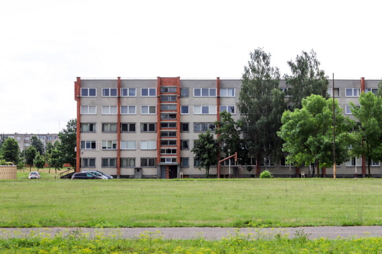 Vieno bendrabučio Panevėžyje gyventojai dar ilgai nepamirš liepos 14-osios vakaro, kai antro aukšto koridoriuje ėmė svilti ir kibirkščiuoti elektros laidai.