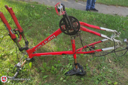 2021-08-01 Panevėžyje, Parko g., rastas dviračio rėmas.