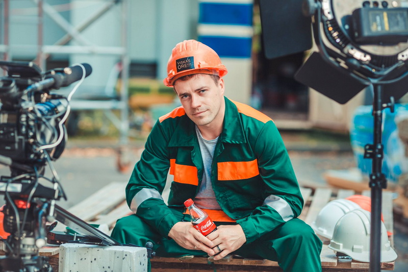 Anglų filologijos ir teisės studijas baigęs panevėžietis, kaip pats sako, dirba biure aštuonias valandas per dieną, bet visą laisvą laiką skiria tik šeimai, kūrybai ir gyvenimui įkvepiantiems projektams. ASMENINIO ARCHYVO nuotr.