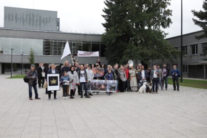 Į pasaulį per fotoobjektyvą dažniausiai žvelgiantys fotografai Pasaulinę fotografijos dieną patys atsidūrė dėmesio centre.