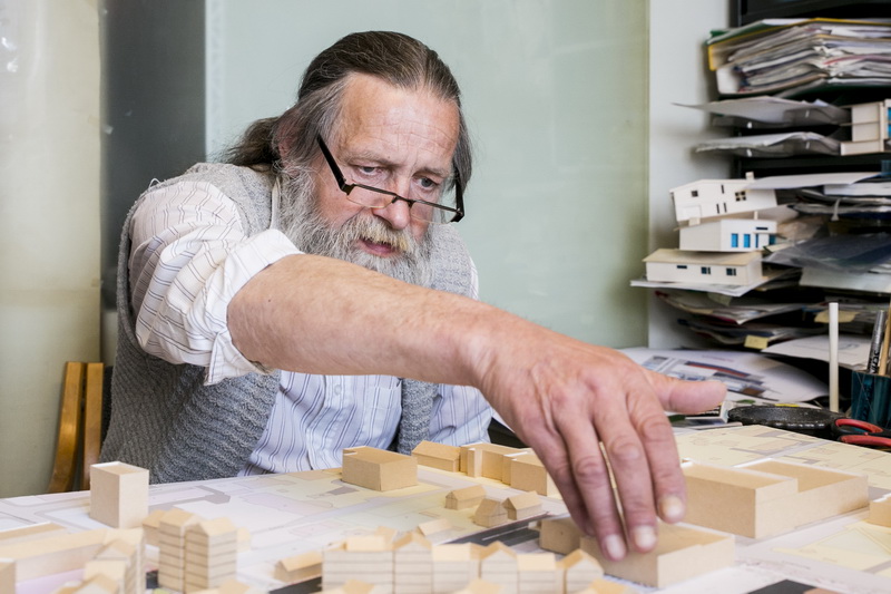 Žinojusiam, jog dirbs su vienu gražiausių Panevėžyje išlikusių plytinės architektūros perlų, išsaugoti šių unikalių plytų mezginį Valdui Klimavičiui tapo vienu svarbiausiu jo, kaip architekto, uždavinių. „SEKUNDĖS“ nuotr.