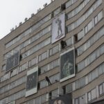 Galerijoje ant Panevėžio viešbučio fasado – dar viena nauja įspūdingo dydžio darbų paroda.