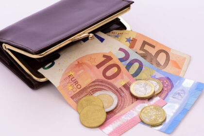 Socialinio draudimo pensijų įstatymo pataisas įregistravę parlamentarai siekia ištaisyti ydingą, jų nuomone, išankstinės pensijos skaičiavimą. Ir taip užtikrinti, kad asmenims, kuriems paskirtosios išankstinės senatvės pensijos mokėjimas buvo sustabdytas tam tikram laikotarpiui ir vėliau atnaujintas, šios pensijos dydis būtų perskaičiuojamas išskaičiuojant sustabdymo laikotarpį.