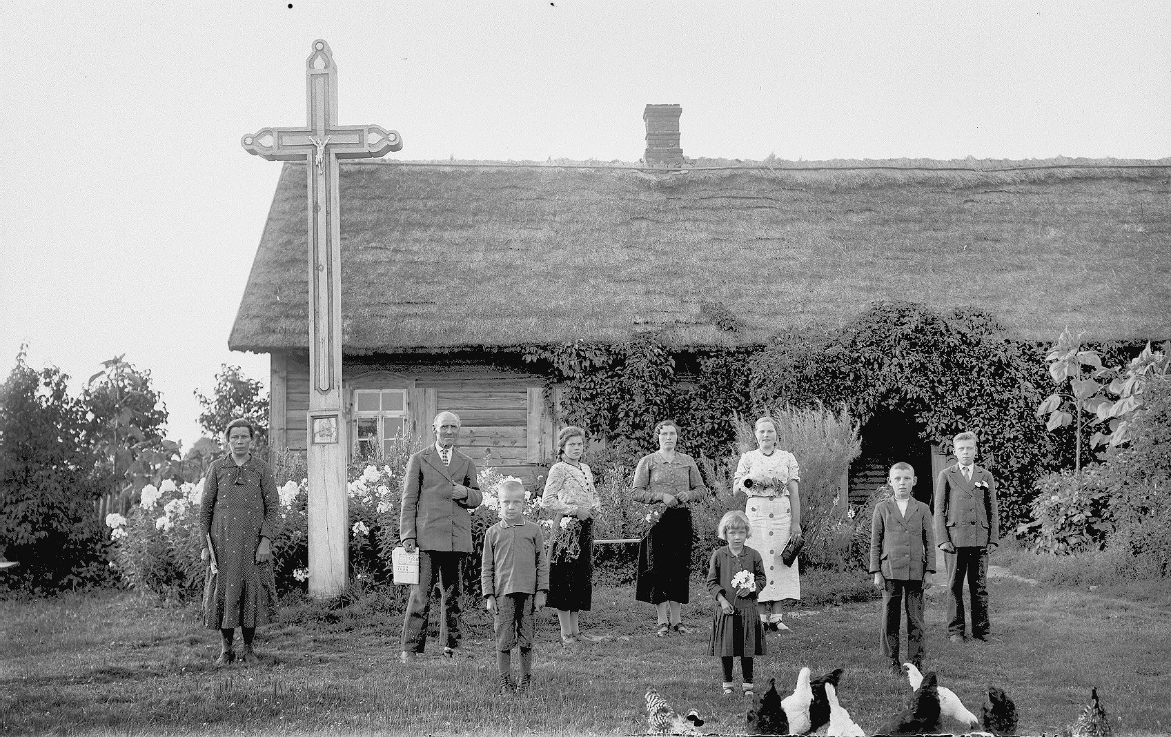 Fotografas, stalius, vyndarys, aludaris ir kitų amatų meistras Vincas Firinauskas paliko įspūdingą fotopalikimą, tapusį muziejine vertybe. Panevėžio kraštotyros muziejaus fondų nuotr.