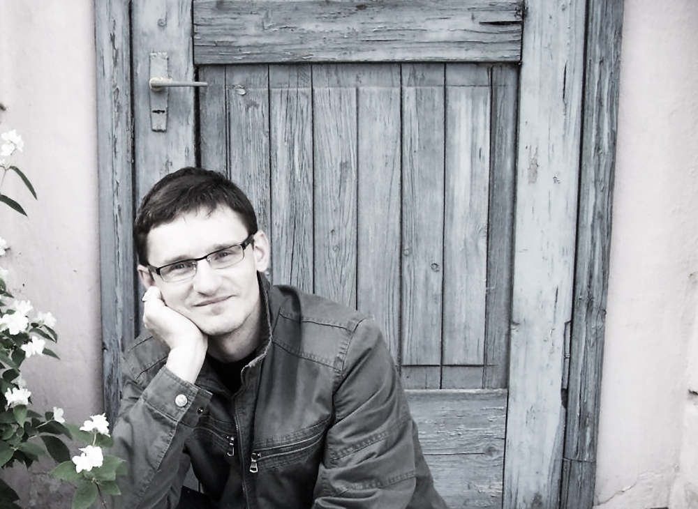 Iš ankstyvosios savo vaikystės atsimenu sujudimą namuose, kai mama ir močiutė puldavo ruoštis, tvarkyti namus, gaminti valgį.