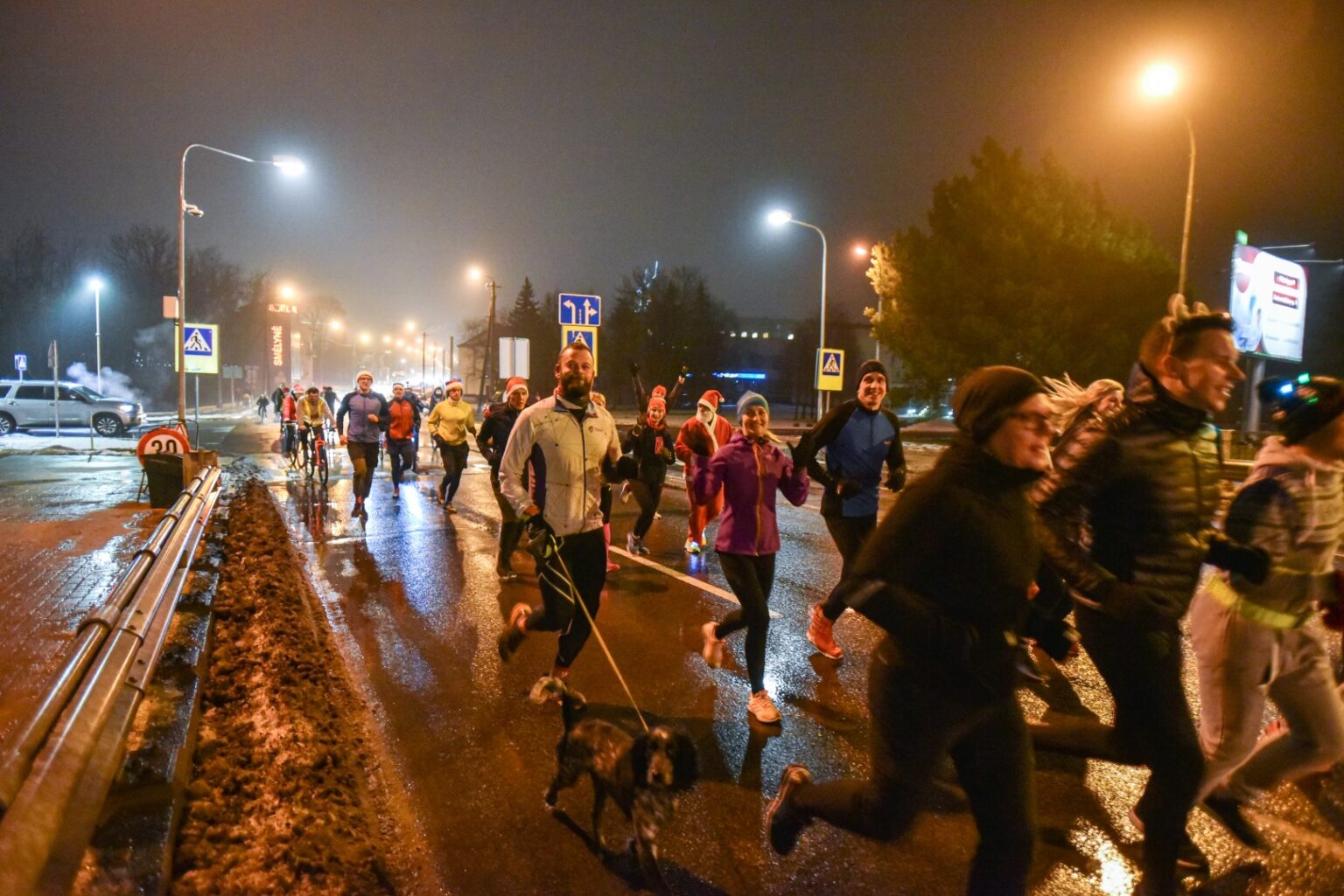 Panevėžio bėgimo ir dviračių sporto entuziastai paskutinį 2021–ųjų vakarą pasileido pirmieji į Naujuosius.