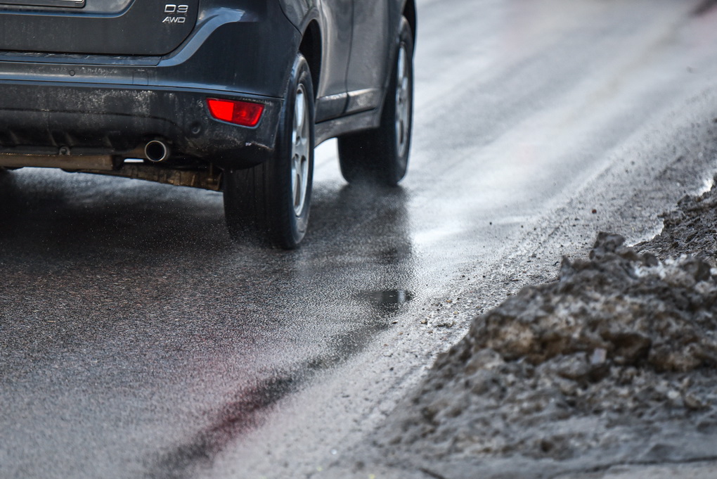 Vienos svarbiausių Panevėžyje ir tuo pačiu bene labiausiai apgailėtinos būklės Smėlynės gatvės planuojamą rekonstrukciją bandoma judinti į priekį, tačiau tik mažais žingsneliais.