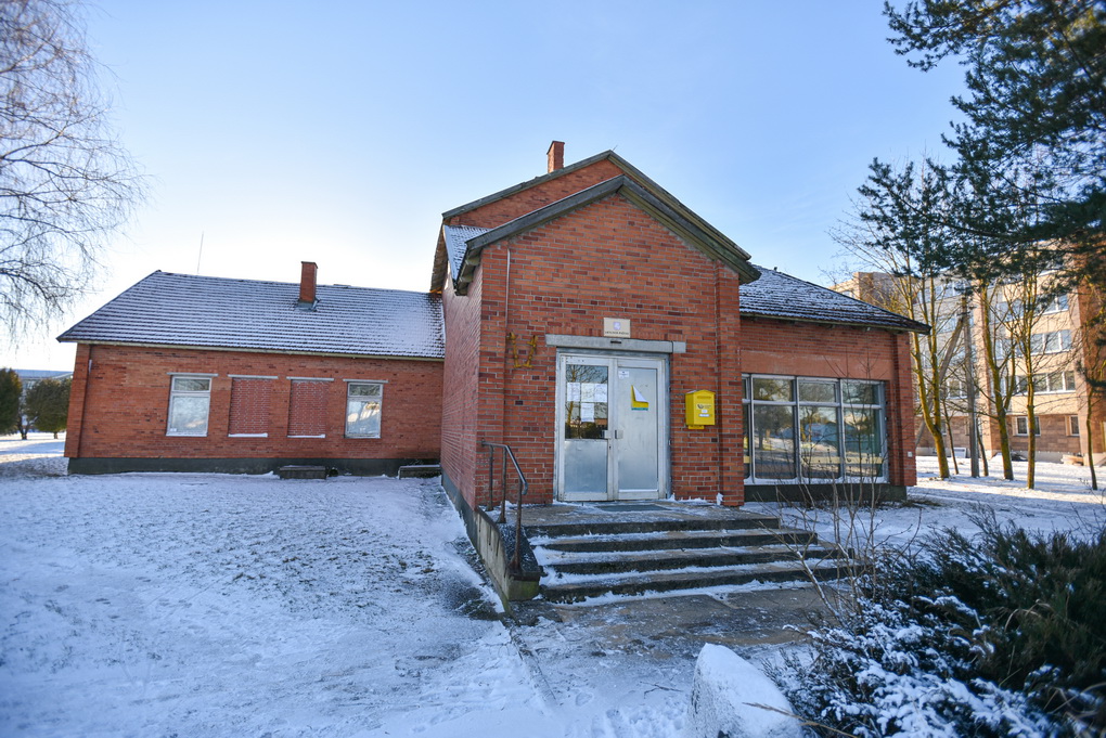 Dembava – kone Panevėžys, atstumas iki miesto nedidelis, bet, nepaisant to, turėti pašto skyrių vietoje daug patogiau nei vykti į Panevėžį. P. ŽIDONIO nuotr.