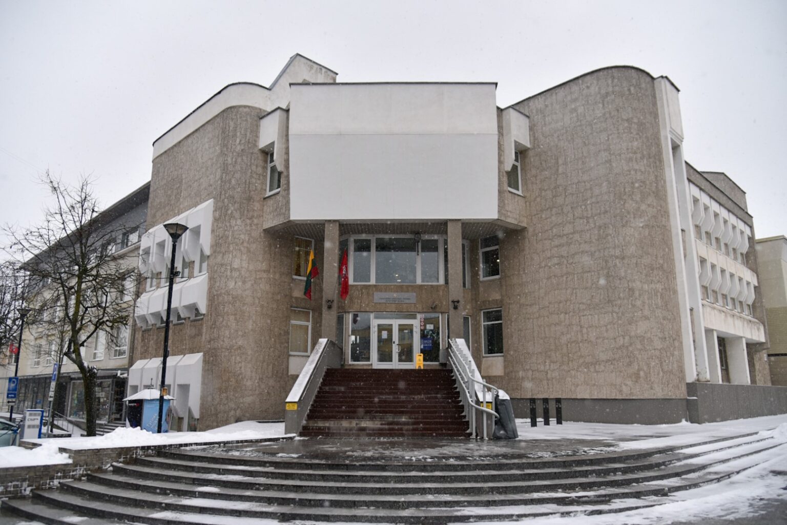 Panevėžio apylinkės teismo Panevėžio rūmai paskelbė griežtą nuosprendį 42 metų panevėžiečiui G. R. Statybos bendrovių direktorius pripažintas kaltu apgaule pasisavinęs 60 tūkst. eurų.