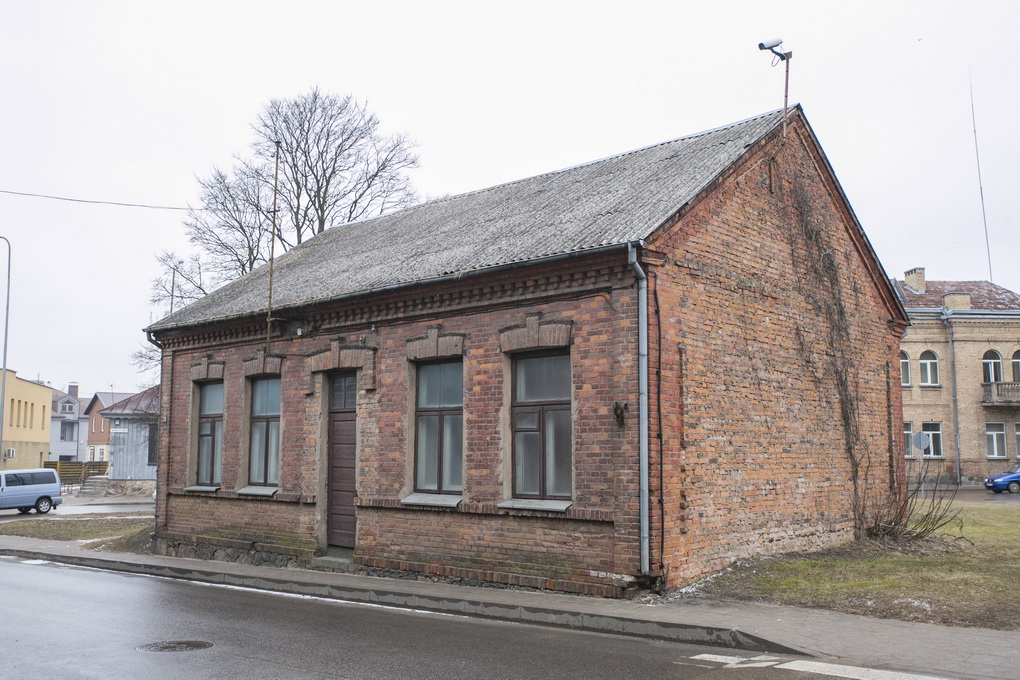 Šiame pastate A. Smetonos gatvėje nuo 1944 metų veikė Panevėžio apskrities NKVD–MVD–MGB KPZ – laikinojo sulaikymo kamera. PB nuotr.