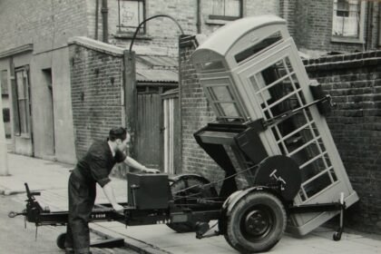 Šįmet atsisveikinsime su taksofonais – jie atsidurs prie daugybės kitų technologijų ir įrenginių, kuriuos pakeitė patogesni ir pažangesni sprendimai.