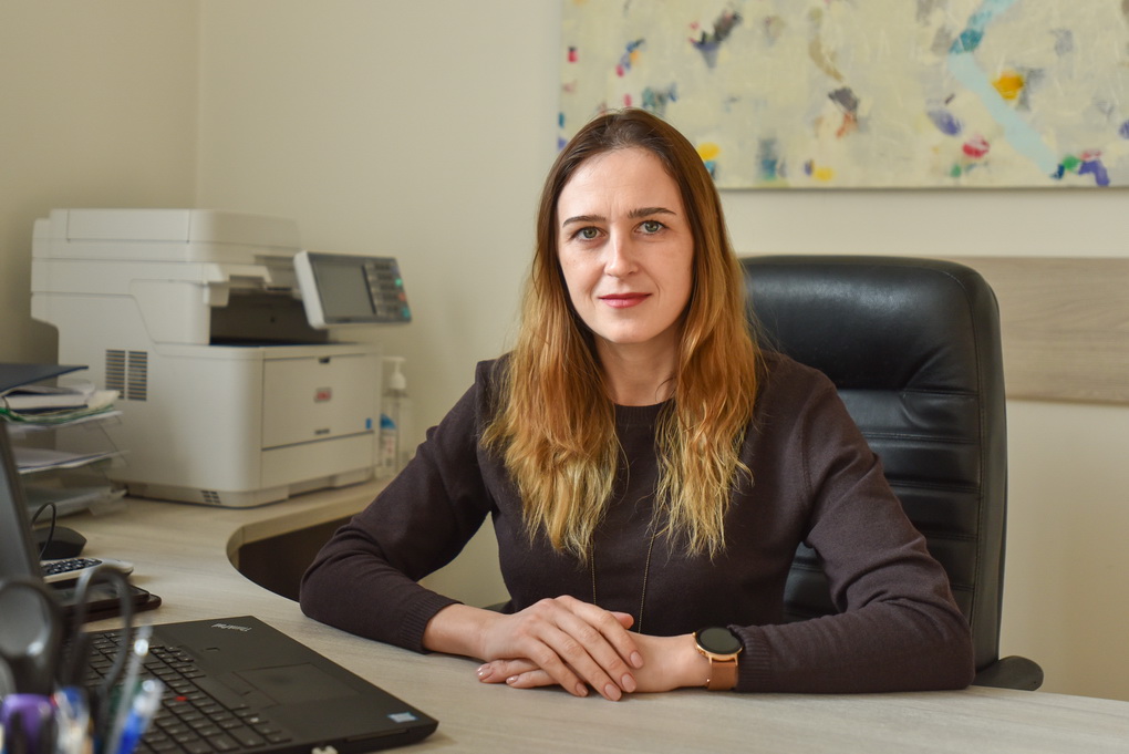 Asta Čeponienė svarsto, kad įvedus reikalavimą kultūros centrų vadovams turėti magistro laipsnį, norinčiųjų užimti atsilaisvinusias direktorių vietas gali tekti ieškoti su žiburiu. P. ŽIDONIO nuotr.