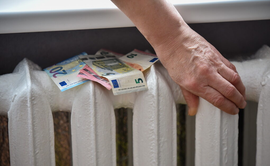 Nors neretas sulaukia tik simbolinės kompensacijos už centralizuotai tiekiamą šilumą, tokios paramos prašytojų gretos gerokai išaugusios. P. ŽIDONIO nuotr.