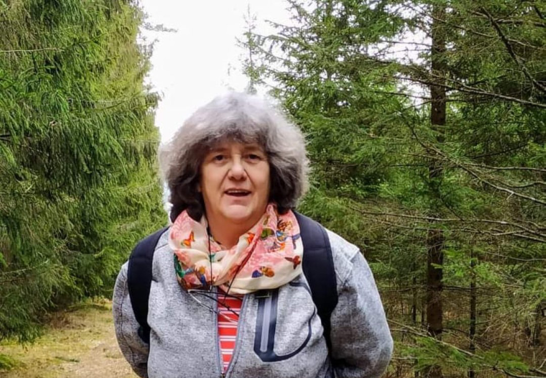 Panevėžietė, tautodailininkė, o dabar ir rašytoja Roberta Grumadienė, prasidėjus karui Ukrainoje, sėdo į automobilį ir viena pasileido į Lenkiją, kur jos pagalbos labai laukė draugai iš puolamos šalies. Ilga kelionė nepraėjo be netikėtumų.