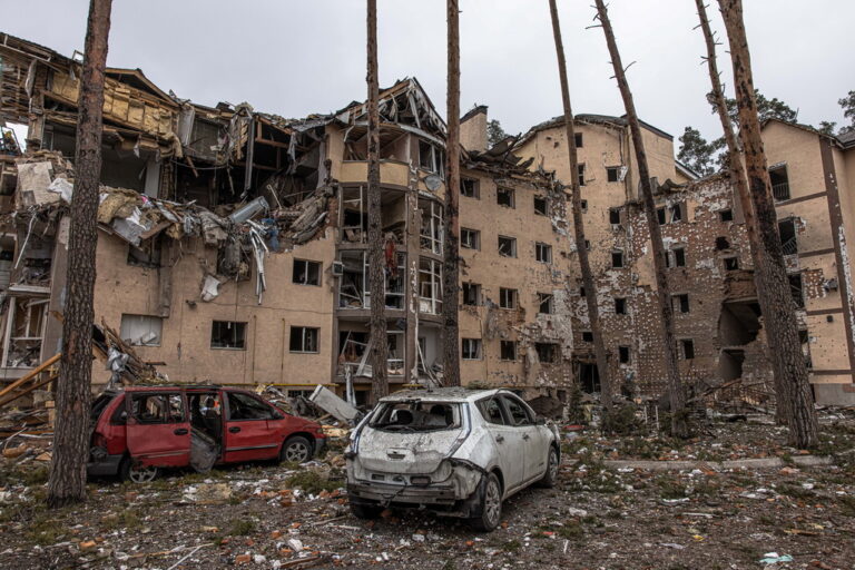 Nuo Rusijos invazijos pradžios vasario 24 dieną Ukrainoje jau žuvo 579 civiliai.