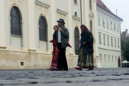 Kone anekdotu tapusi ir plačiai viešojoje erdvėje aptarinėjama situacija, kai romų tautybės vyras Ukrainoje, Chersono apylinkėse, iš nemokšiškos Rusijos armijos panosės nuvarė tanką, juokinga pasirodė ne visiems.