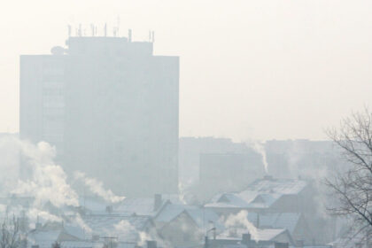 Jau porą savaičių laikantis sausiems orams, kvėpuoti darosi vis sunkiau. Panevėžyje fiksuojama gerokai didesnė, nei leidžia normos, kietųjų dalelių koncentracija ore.