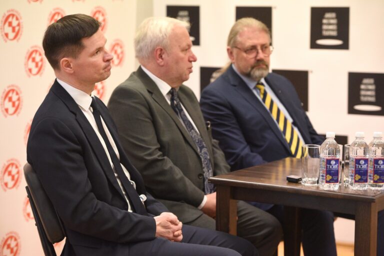 Jau tapo tradicija, kad balandžio 27-ąją Lietuvoje minima Medicinos darbuotojų diena.