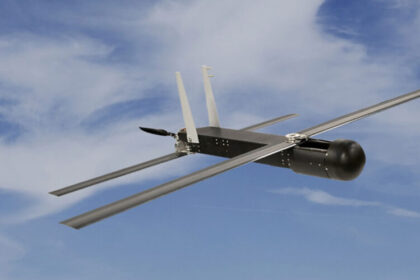 Skatinant Lietuvos gynybos pramonės augimą bei mokslo institucijų domėjimąsi gynybos technologijomis Krašto apsaugos ministerija kartu su Mokslo, inovacijų ir technologijų agentūra inicijavo lietuviško skraidančio šaudmens (angl. loitering munition) sukūrimo projekto konkursą ir kviečia jame dalyvauti Lietuvos įmones, mokslo ir studijų institucijas.