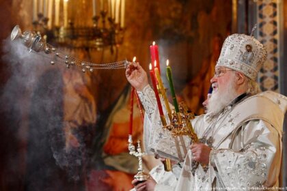 Rusios Ortodoksų Bažnyčiai (Maskvos patriarchatui) priklausantys trys lietuviai dvasininkai, kritikuojantys Rusijos invaziją Ukrainoje bei patriarchą Kirilą, susilaukė savo vadovybės nemalonės.