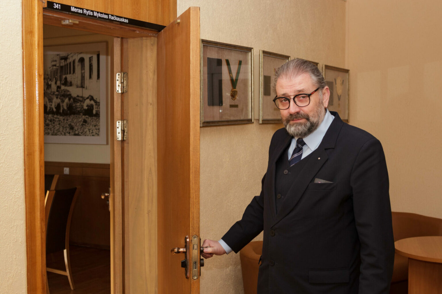 Ironiškai vadinta krapų byla, kurioje Panevėžio meras Rytis Račkauskas kaltintas prekyba poveikiu ir piktnaudžiavimu, subliūško.