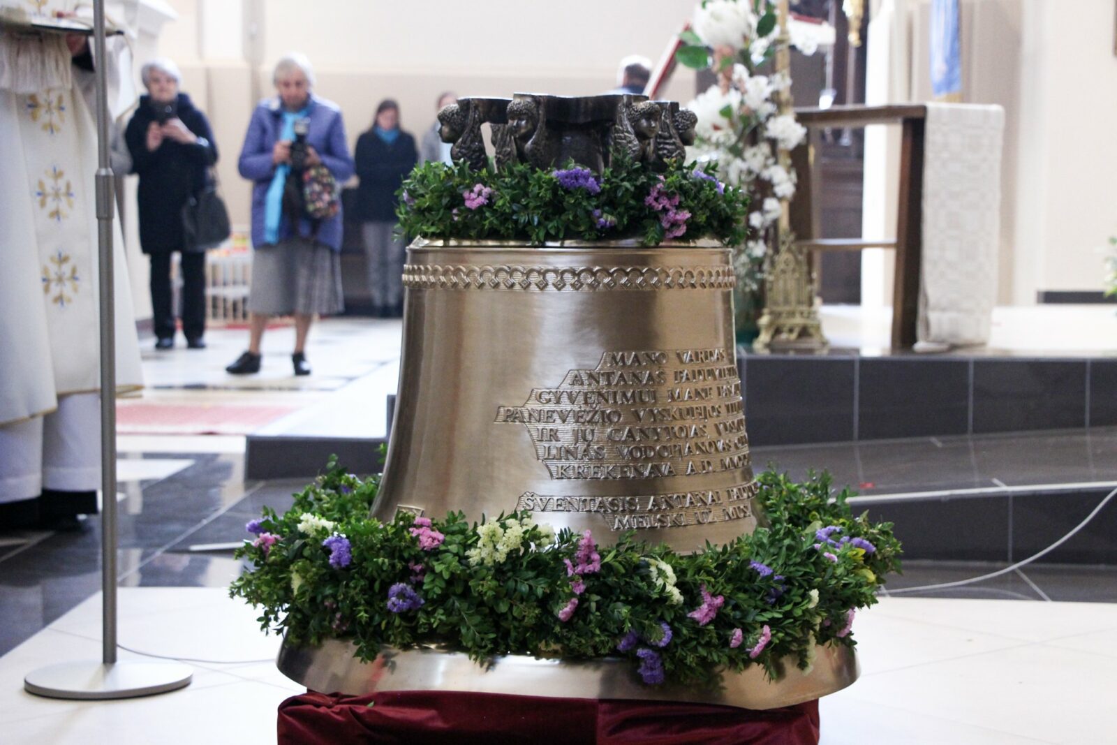 Trečiajam Krekenavos bazilikos varpui suteiktas Šv. Antano Paduviečio vardas. R. Duliūtės nuotr.